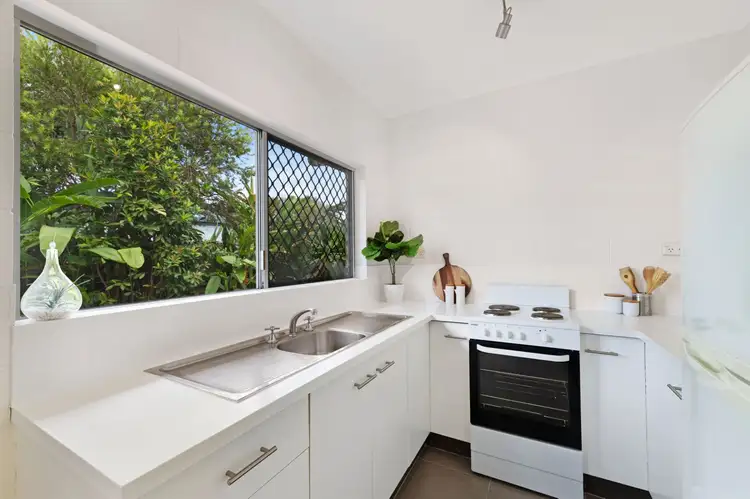 Fourth view of Homely unit listing, 2/8 Brooks Street, Whitfield QLD 4870