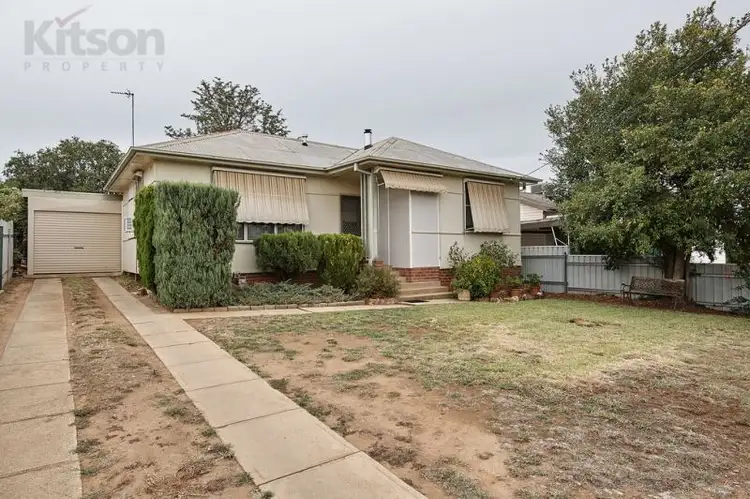 7 Gowrie Parade, Mount Austin NSW 2650