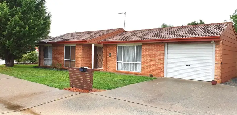 Main view of Homely townhouse listing, 35/36 Cromwell Circuit, Isabella Plains ACT 2905