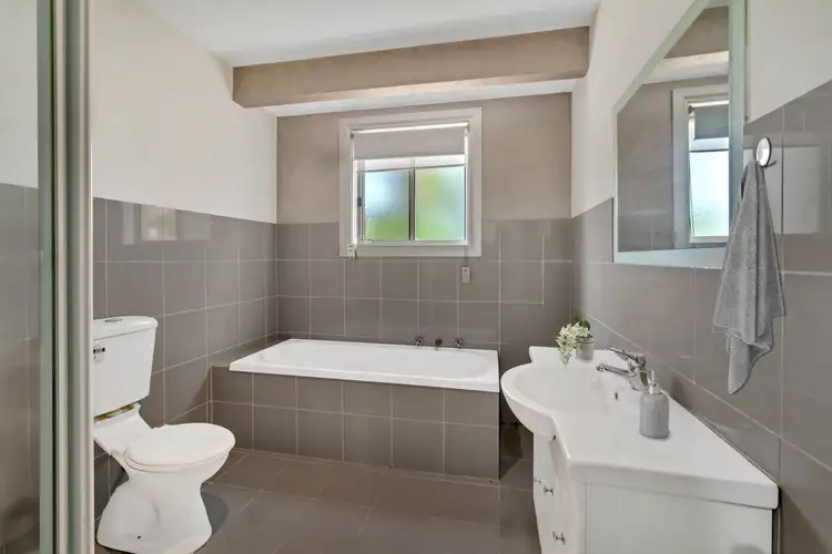 Fourth view of Homely house listing, 2/6 Calrossie Close, Endeavour Hills VIC 3802