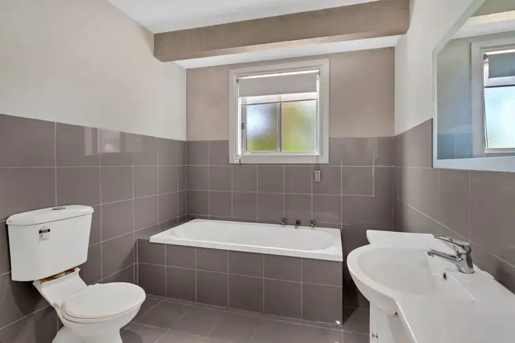 Seventh view of Homely house listing, 2/6 Calrossie Close, Endeavour Hills VIC 3802