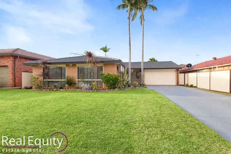 25 Aylesbury Crescent, Chipping Norton NSW 2170