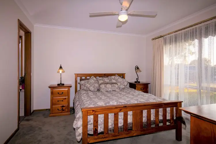 Sixth view of Homely house listing, 8 Milne Court, Langwarrin VIC 3910