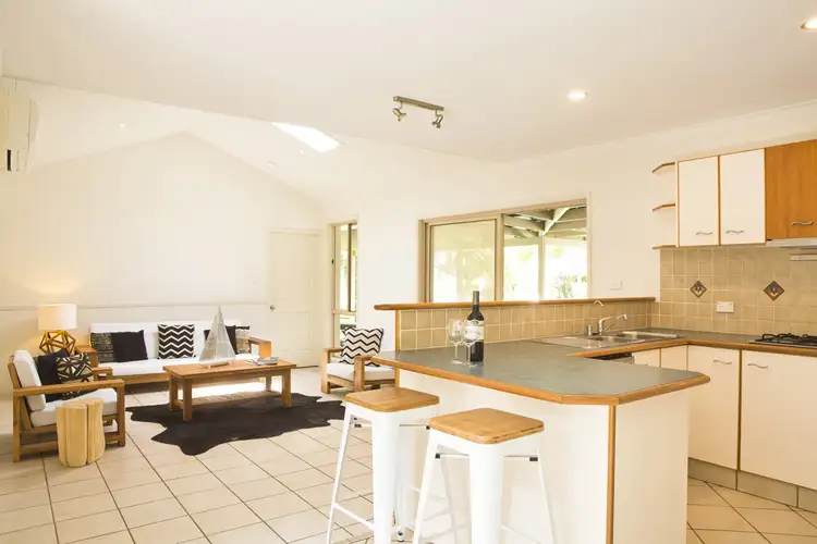 11 Narooma Drive, Ocean Shores NSW 2483