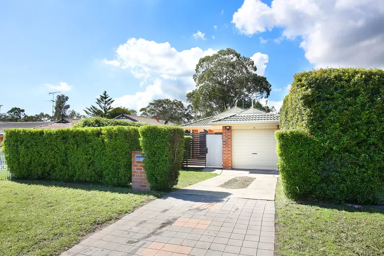 11 Melba Place, St Helens Park NSW 2560