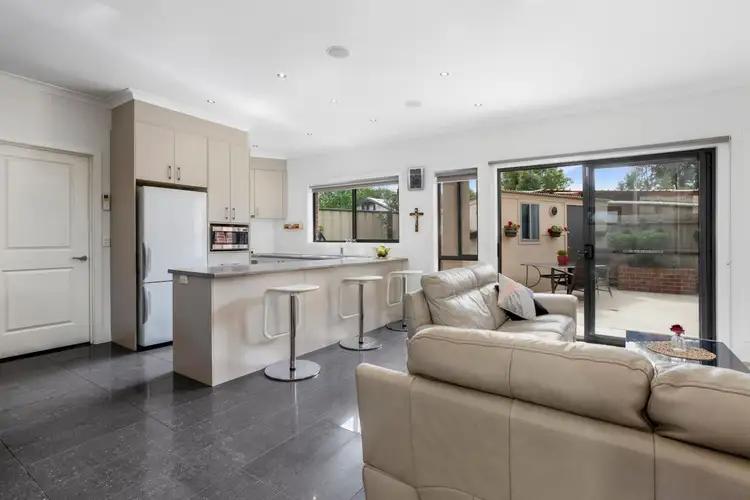 Second view of Homely house listing, 2/4 Kerry Court, St Albans VIC 3021