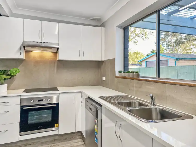 6 Birrabang Avenue, Summerland Point NSW 2259