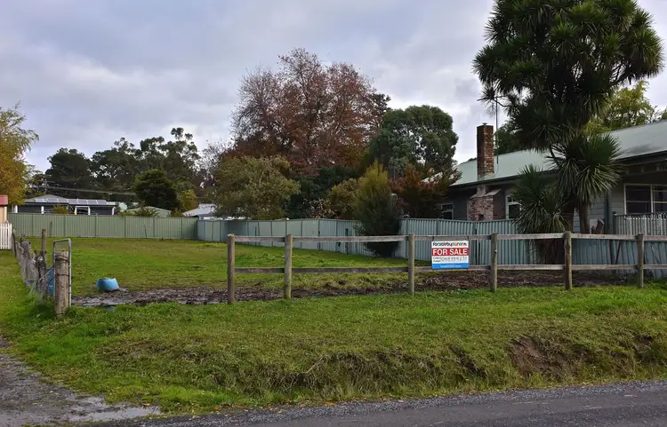 12 Edward Street, Wesburn VIC 3799