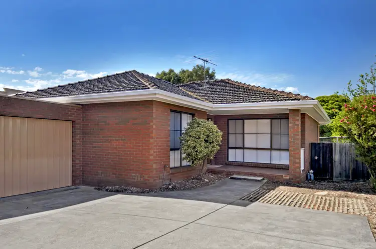2/22 Carrathool Street, Bulleen VIC 3105