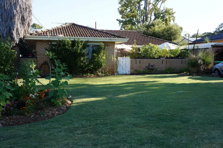 24 Rochester Way, Dianella WA 6059