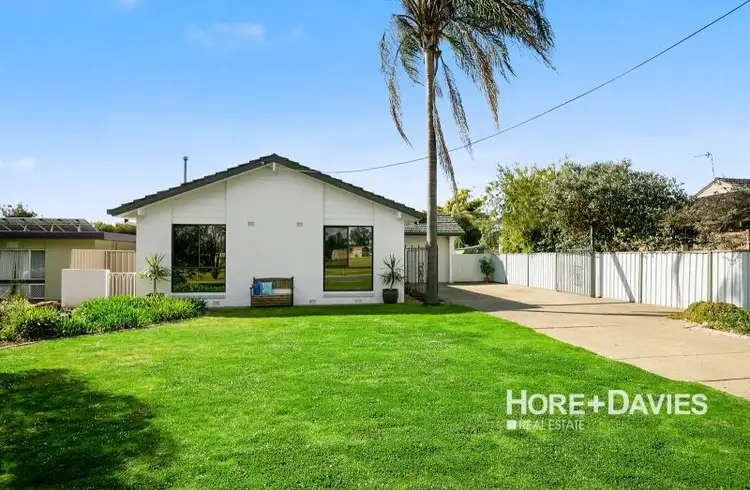 19 Lake Street, Lake Albert NSW 2650