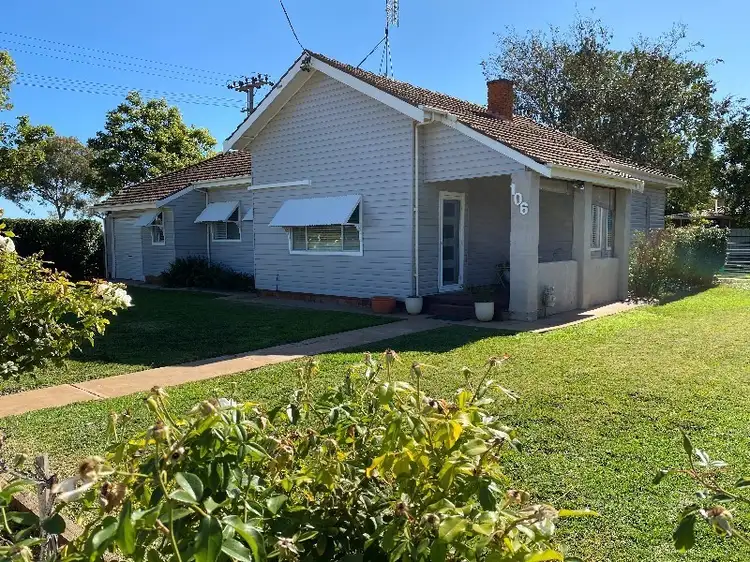 106 Fourth Ave, Narromine NSW 2821