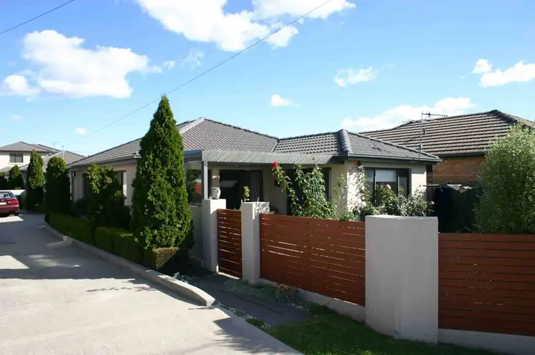 Main view of Homely townhouse listing, 8 Oliver Avenue, Armidale NSW 2350