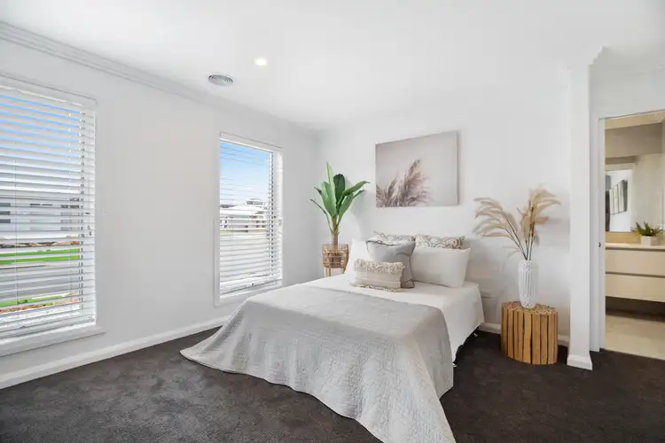 Fifth view of Homely unit listing, 2/1 Barralong Way, Gobbagombalin NSW 2650