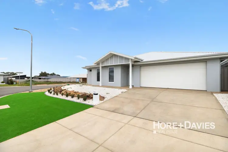 1/1 Barralong Way, Gobbagombalin NSW 2650