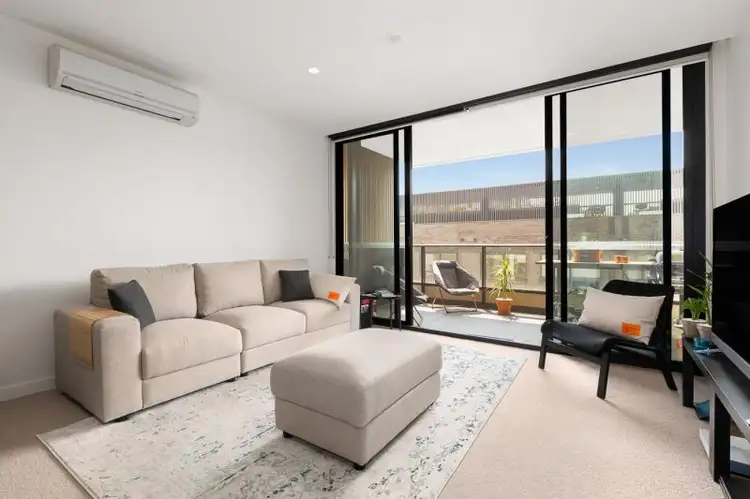 Main view of Homely unit listing, 102/1 Kennedy Avenue, Richmond VIC 3121