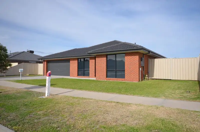 Main view of Homely townhouse listing, 19 Hickson Street, Horsham VIC 3400