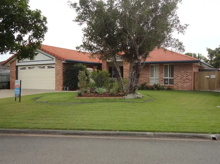 5 Smout Court, Sandstone Point QLD 4511