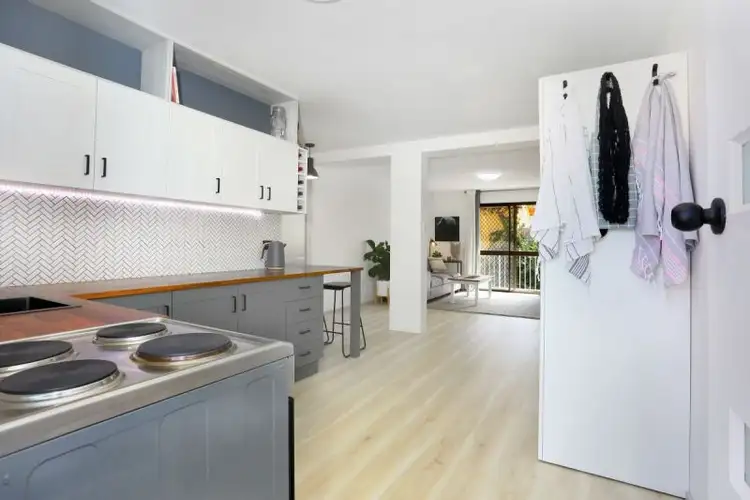 2/1371 Gold Coast Hwy, Palm Beach QLD 4221