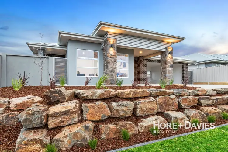 10 Turramia Crescent, Gobbagombalin NSW 2650