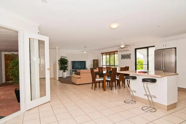 2 Mykonos Court, Kawana Island QLD 4575