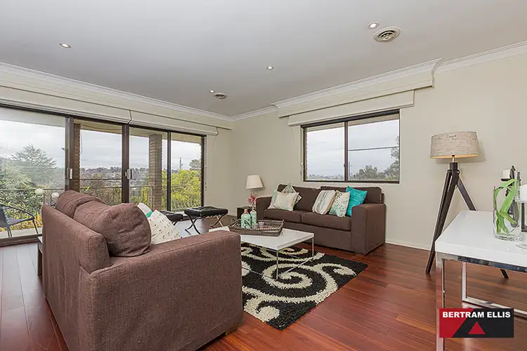 16 Molineaux Place, Farrer ACT 2607