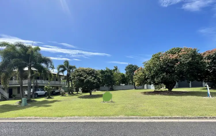 5 Rebecca Jane Parade, Kurrimine Beach QLD 4871