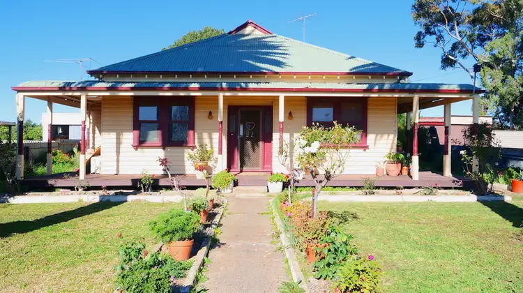 9 RUTLEDGE STREET, Kilmore VIC 3764