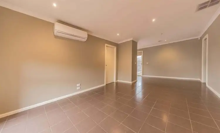 27/20-22 Roslyn Park Drive, Melton West VIC 3337