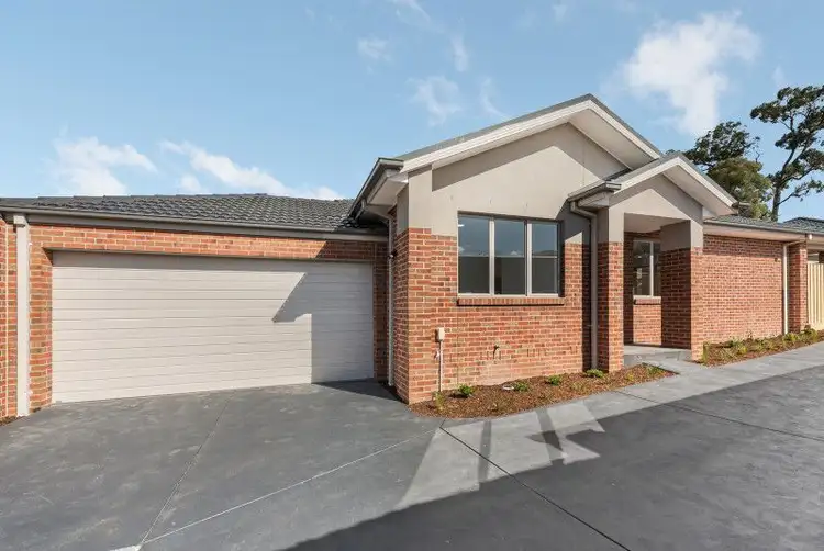 Main view of Homely unit listing, 2/8 Clendon Road, Ferntree Gully VIC 3156