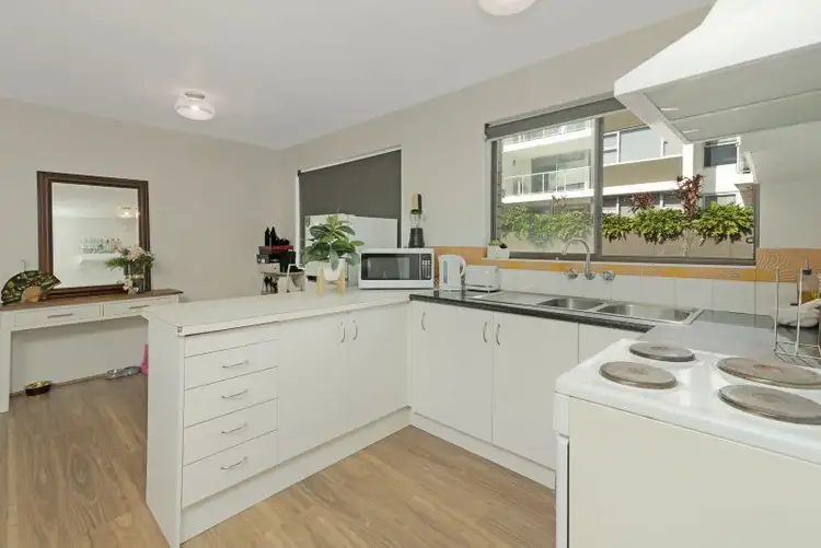Main view of Homely unit listing, 5/16 Norman Street, Southport QLD 4215