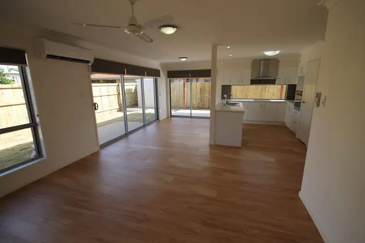 52 Emsworth Street, Wynnum QLD 4178