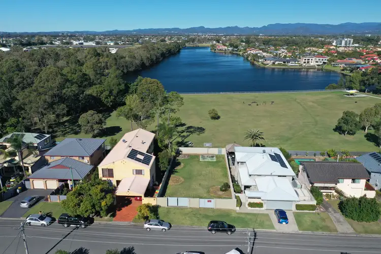 90 Bamboo Avenue, Benowa QLD 4217