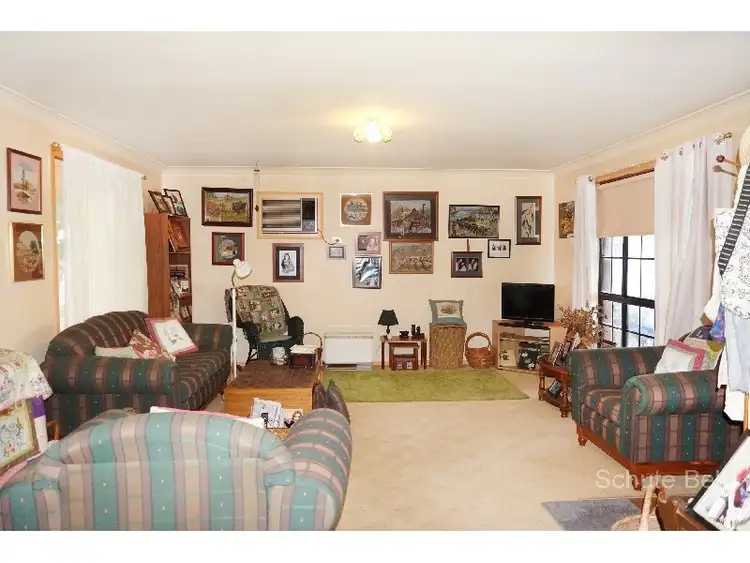 Fifth view of Homely house listing, 111 Oak Cres, Narromine NSW 2821