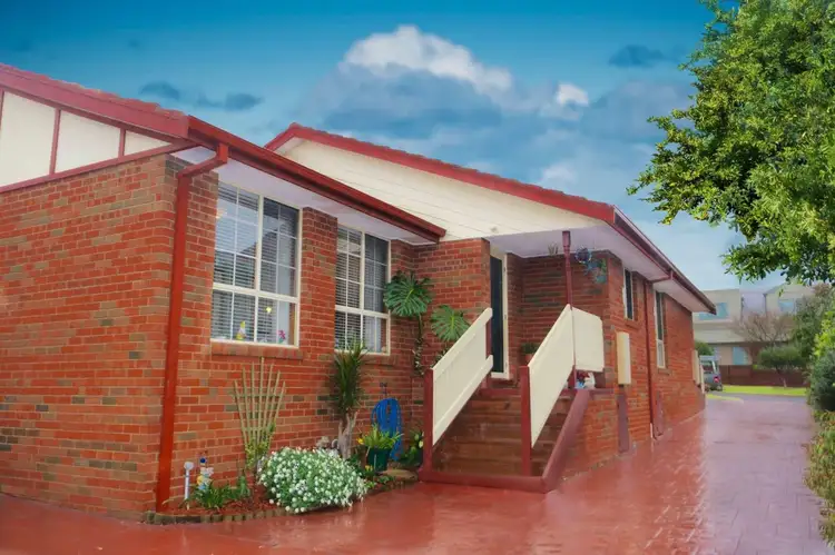 Main view of Homely unit listing, 2/17 Prospect Street, Glenroy VIC 3046