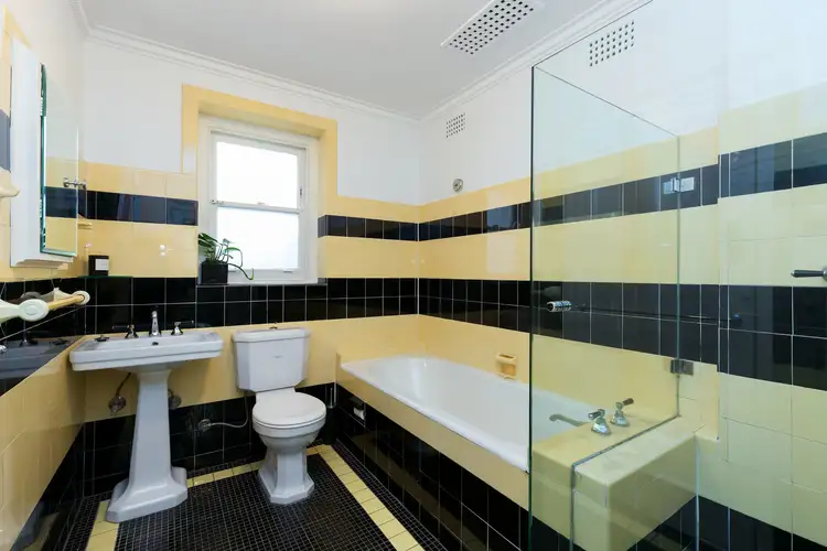 Sixth view of Homely apartment listing, 8/1 Birtley Place, Elizabeth Bay NSW 2011