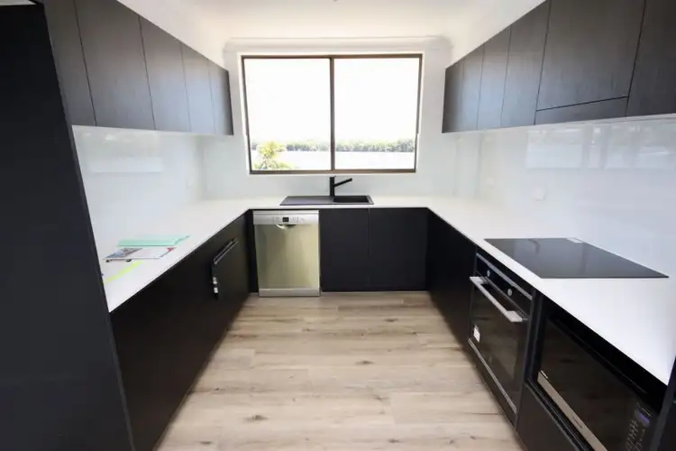 9/8 Paradise Parade, Paradise Point QLD 4216