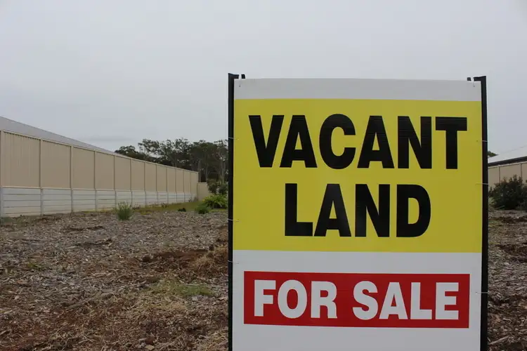 16 (Lot 104) Willis Close, Redland Bay QLD 4165