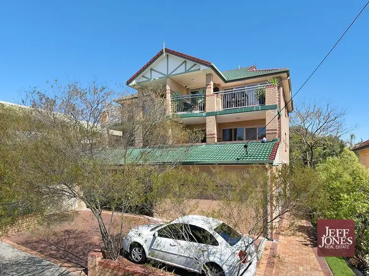 1/327 Cornwall Street, Greenslopes QLD 4120