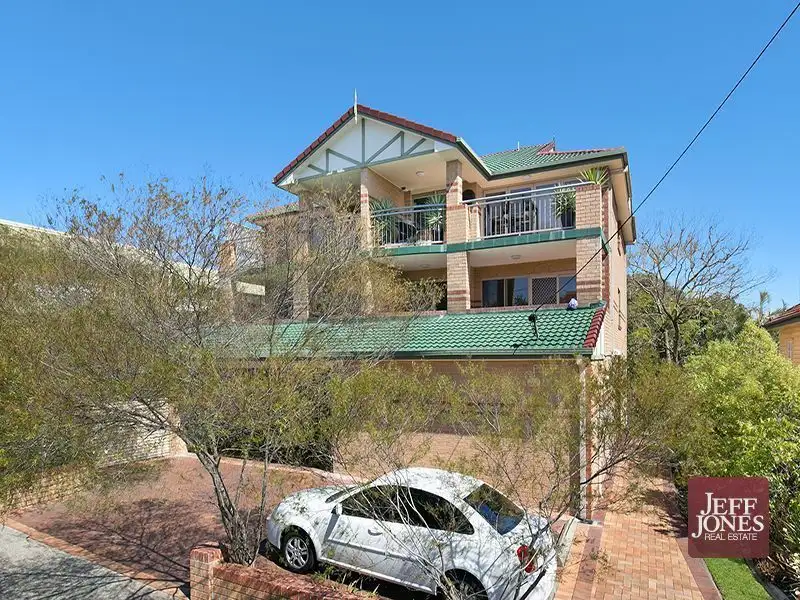 Main view of Homely unit listing, 1/327 Cornwall Street, Greenslopes QLD 4120