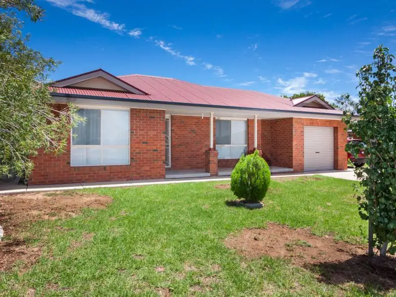 Main view of Homely house listing, 1/7 Yirribin Place, Glenfield Park NSW 2650