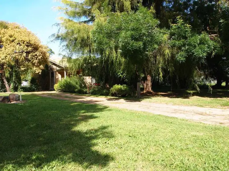 12 Seamer Street, Porepunkah VIC 3740