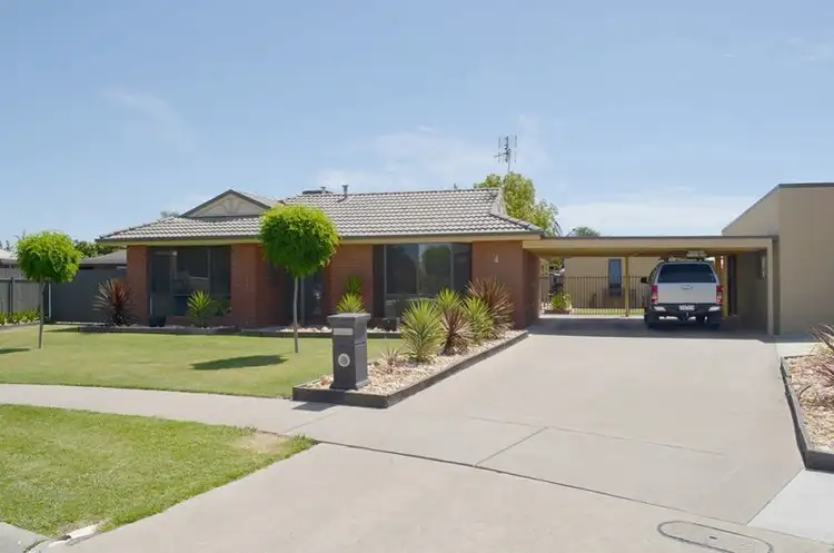 4 Flintoff Close, Horsham VIC 3400