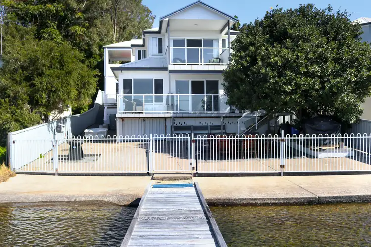 183 Fishing Point Road, Fishing Point NSW 2283