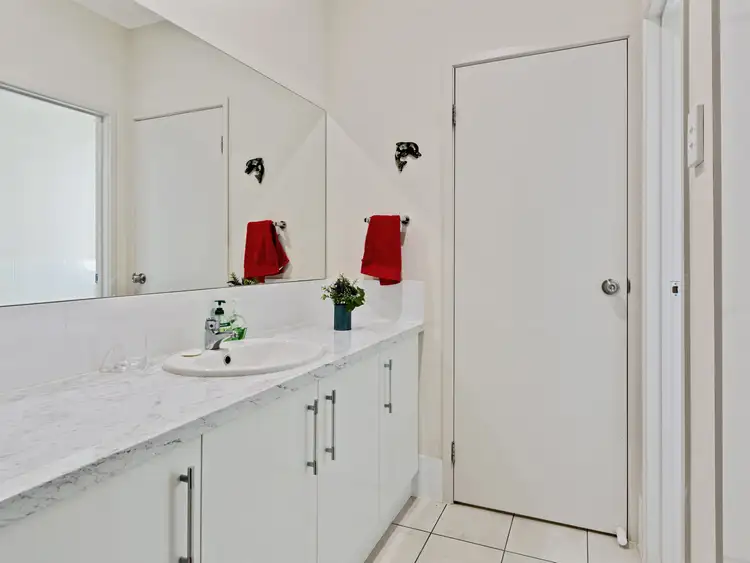 Sixth view of Homely house listing, 2 Clifton Way, Victor Harbor SA 5211