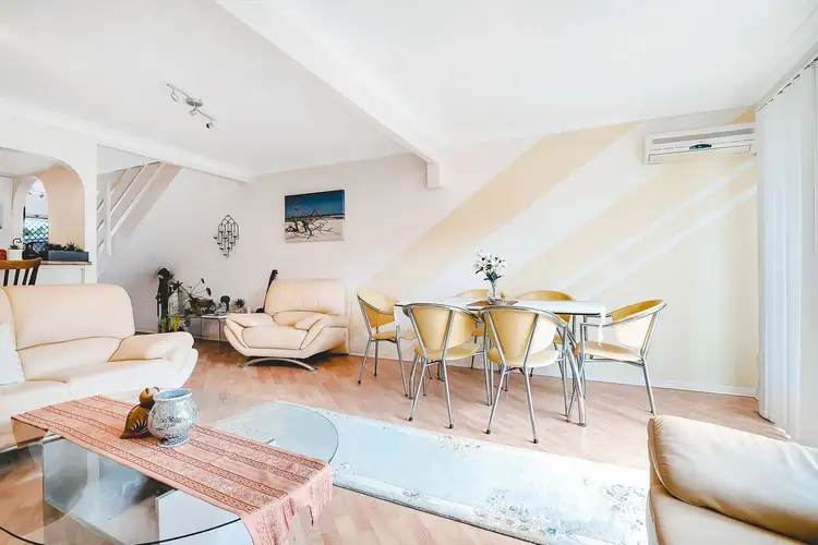 19/81 Olsen Avenue, Labrador QLD 4215