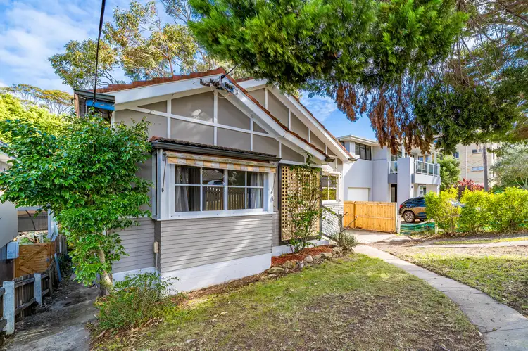 33 Parkes Street