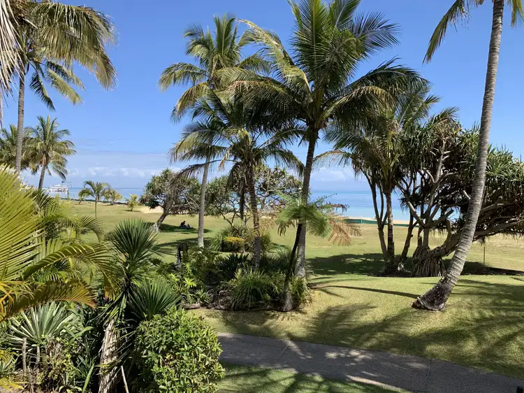 17 Beach Walk, Tangalooma QLD 4025