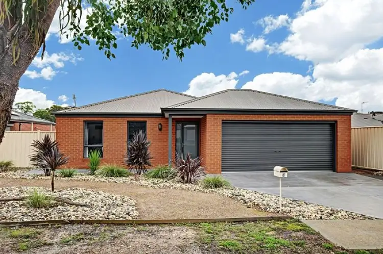 5 FURNARI CLOSE, Broadford VIC 3658