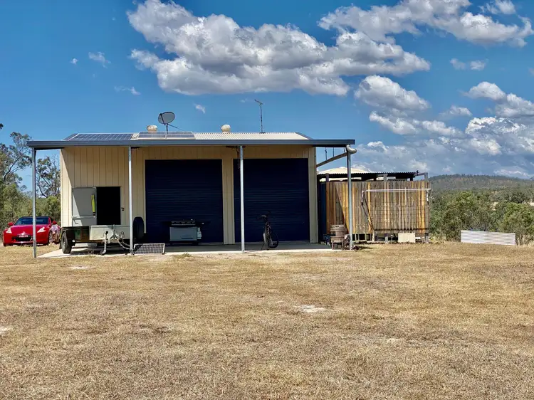 4 Huntley Road, Toogoolawah QLD 4313